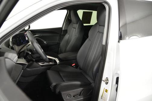 Glacier White Metallic 2025 Audi Q5 2.0T quattro Premium