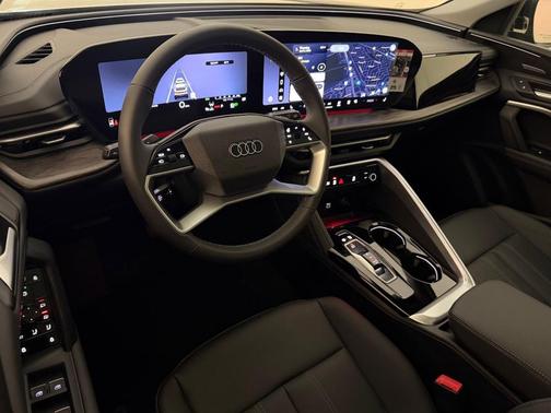 Mythos Black Metallic 2026 Audi Q5 PLUS