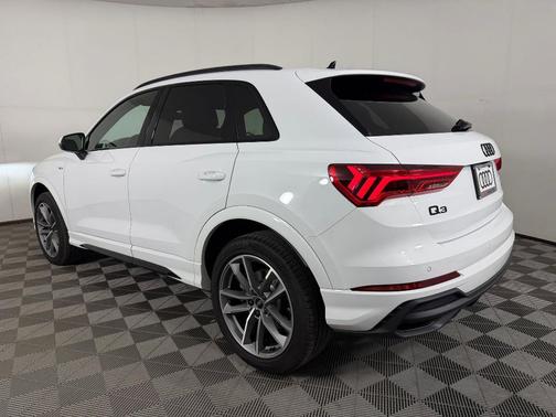Arkona White 2025 Audi Q3 45 S line Premium