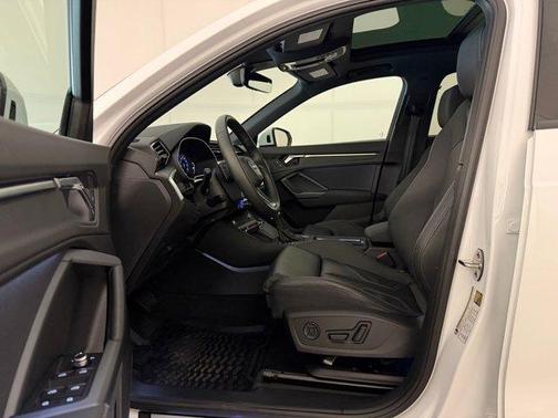 Arkona White 2025 Audi Q3 45 S line Premium