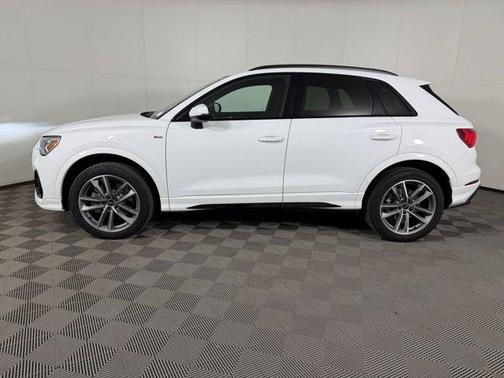 Arkona White 2025 Audi Q3 45 S line Premium