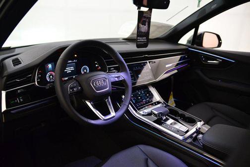 2025 Audi Q7 55 Premium Plus