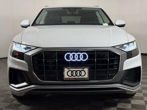 Glacier White Metallic 2023 Audi Q8 55 Premium Plus