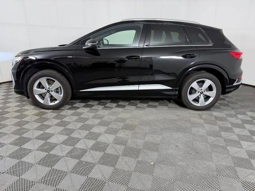 Mythos Black Metallic 2023 Audi Q4 e-tron 50 Premium