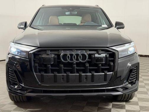 Mythos Black Metallic 2025 Audi Q7 45 Premium