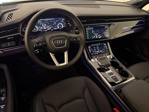 Black 2026 Audi Q7 45 Premium