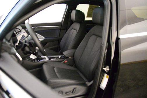 2024 Audi Q3 Premium 45 TFSI S line quattro Tiptronic