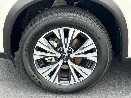 White 2023 Nissan Rogue SV
