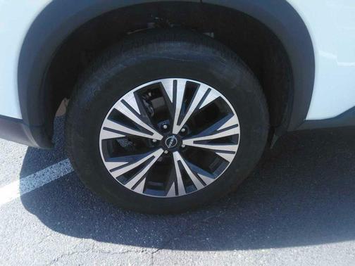 White 2023 Nissan Rogue SV