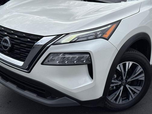 White 2023 Nissan Rogue SV