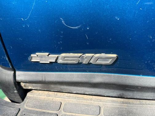 Space Blue Metallic 2001 Chevrolet S-10 LS