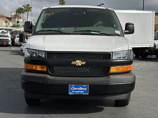 Summit White 2026 Chevrolet Express 2500 Work Van