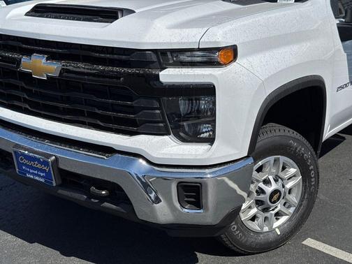 Summit White 2026 Chevrolet Silverado 2500 WT