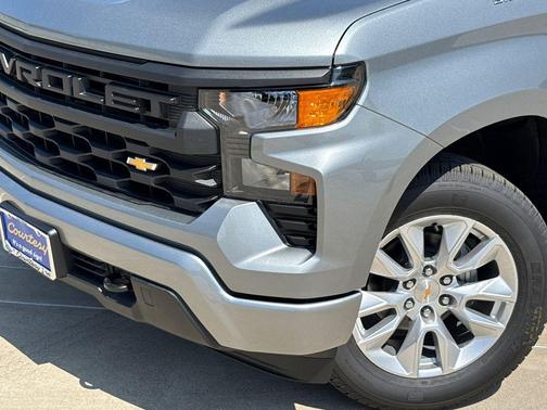 Sterling Gray Metallic 2026 Chevrolet Silverado 1500 Custom