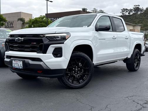 Summit White 2025 Chevrolet Colorado Z71