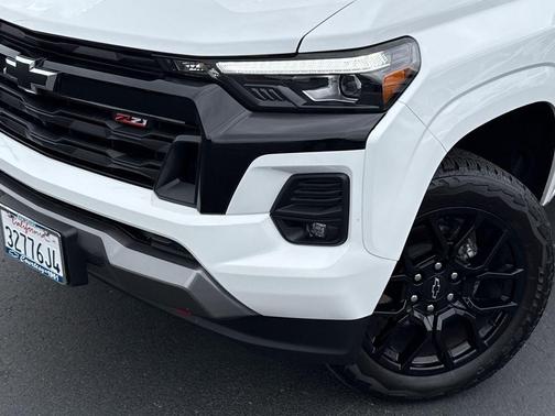 Summit White 2025 Chevrolet Colorado Z71