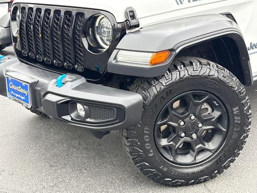 Bright White Clearcoat 2023 Jeep Wrangler 4xe Base