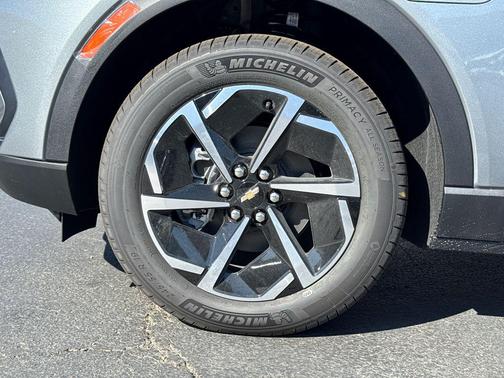 2026 Chevrolet Equinox EV LT 2