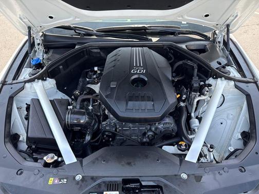 Uyuni White 2023 Genesis G70 2.0T