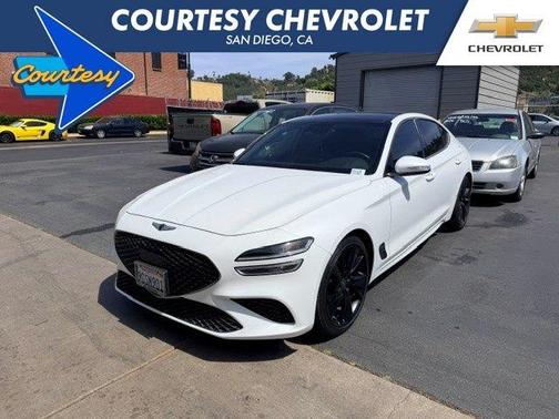 Uyuni White 2023 Genesis G70 2.0T
