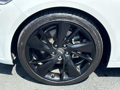 Uyuni White 2023 Genesis G70 2.0T