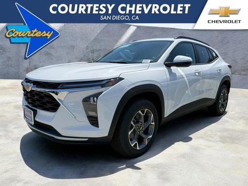 Summit White 2026 Chevrolet Trax LT
