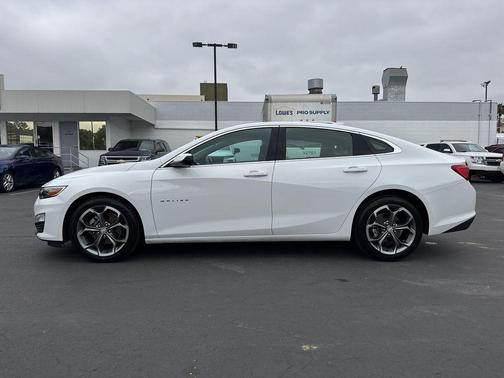 Summit White 2024 Chevrolet Malibu LT