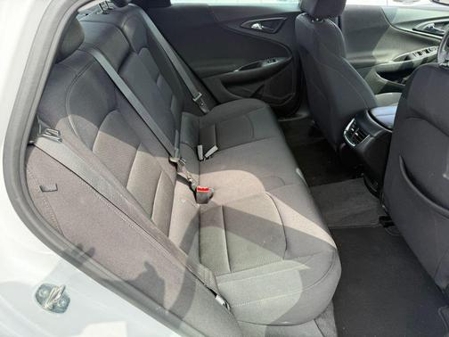 Summit White 2024 Chevrolet Malibu LT