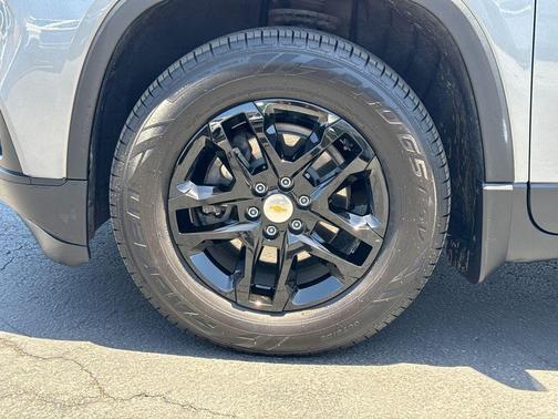 Satin Steel Metallic 2020 Chevrolet Traverse LS
