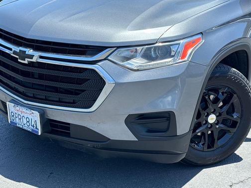 Satin Steel Metallic 2020 Chevrolet Traverse LS