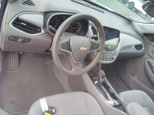 Summit White 2022 Chevrolet Malibu 1FL