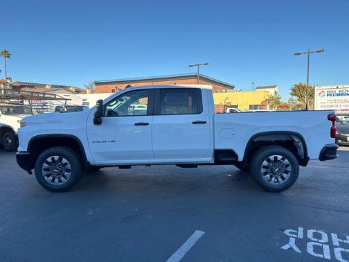 2026 Chevrolet Silverado 2500 Custom