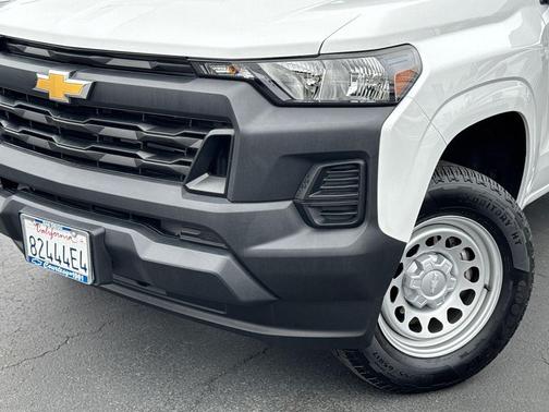 Summit White 2025 Chevrolet Colorado WT