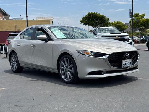Quartz Metallic 2025 Mazda Mazda3 FWD w/Preferred Package