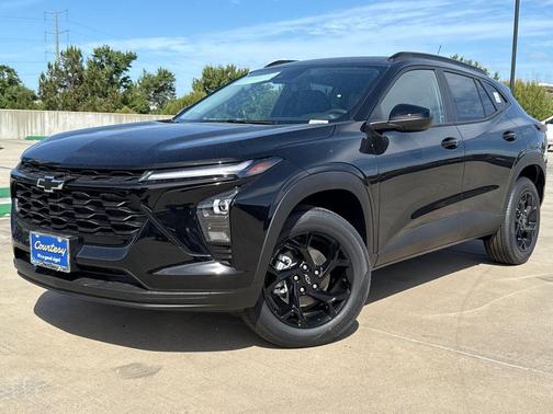 Mosaic Black Metallic 2026 Chevrolet Trax LT