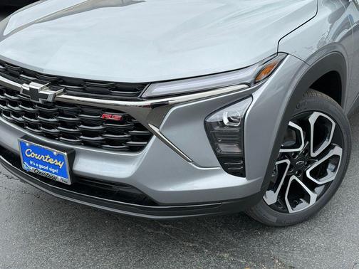Sterling Gray Metallic 2026 Chevrolet Trax 2RS