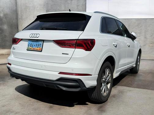 2024 Audi Q3 45 S line Premium