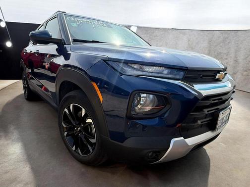 Blue Glow Metallic 2022 Chevrolet Trailblazer LT