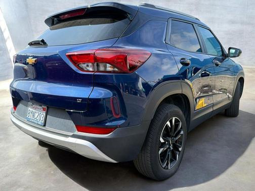 Blue Glow Metallic 2022 Chevrolet Trailblazer LT