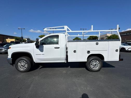Summit White 2026 Chevrolet Silverado 2500 WT