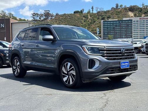 Platinum Gray Metallic 2024 Volkswagen Atlas 2.0T SE