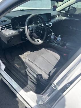 White Pearl 2021 Kia K5 LXS
