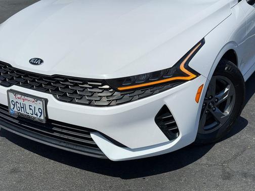 Glacial White Pearl 2021 Kia K5 LXS