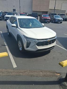 2025 Chevrolet Trax LS