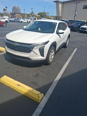 2025 Chevrolet Trax LS