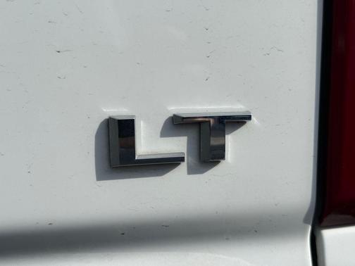 Summit White 2025 Chevrolet Silverado 1500 LT