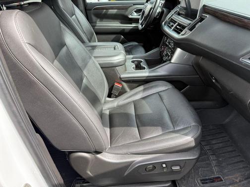 Summit White 2021 Chevrolet Suburban LT