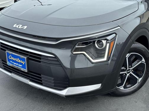 2025 Kia Niro LX