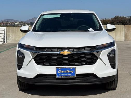 Summit White 2026 Chevrolet Trax LS