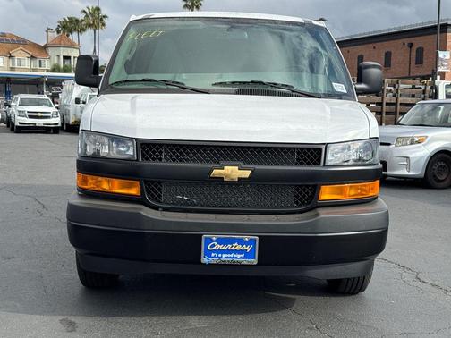 Summit White 2026 Chevrolet Express 2500 Work Van